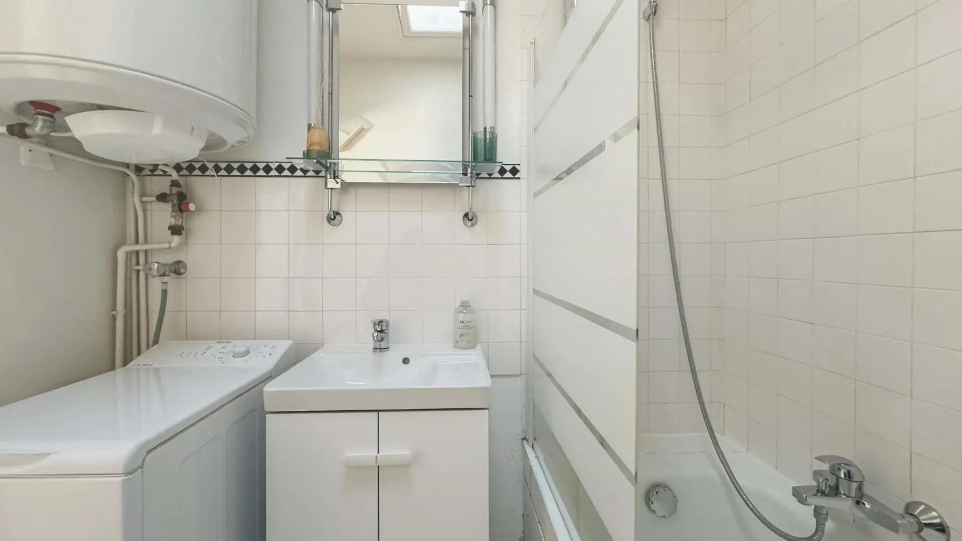 Flexliving - Whole Flat - Bausset Apartment *