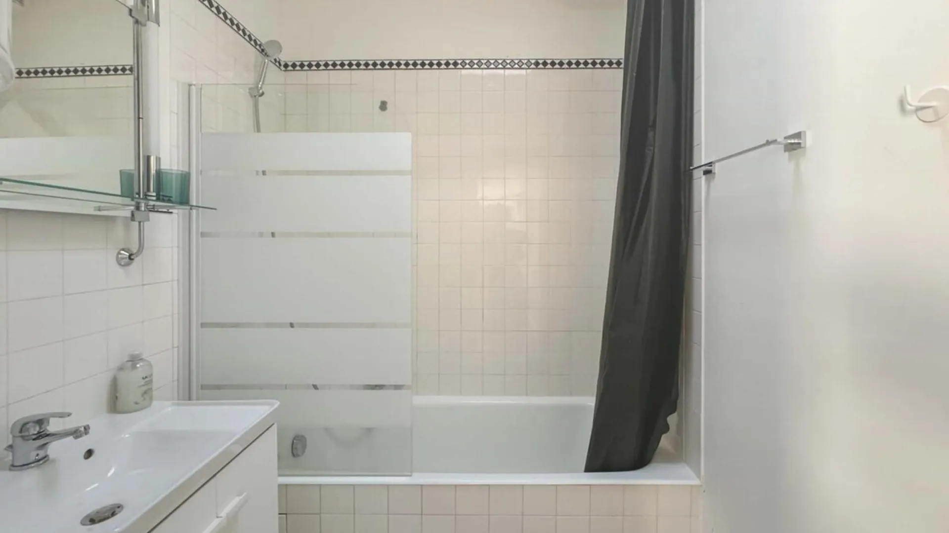 Flexliving - Whole Flat - Bausset *